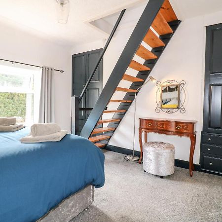 13 The Square Villa Oakamoor Екстериор снимка