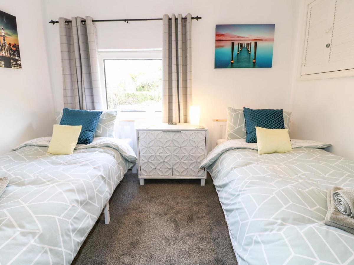 13 The Square Villa Oakamoor Екстериор снимка