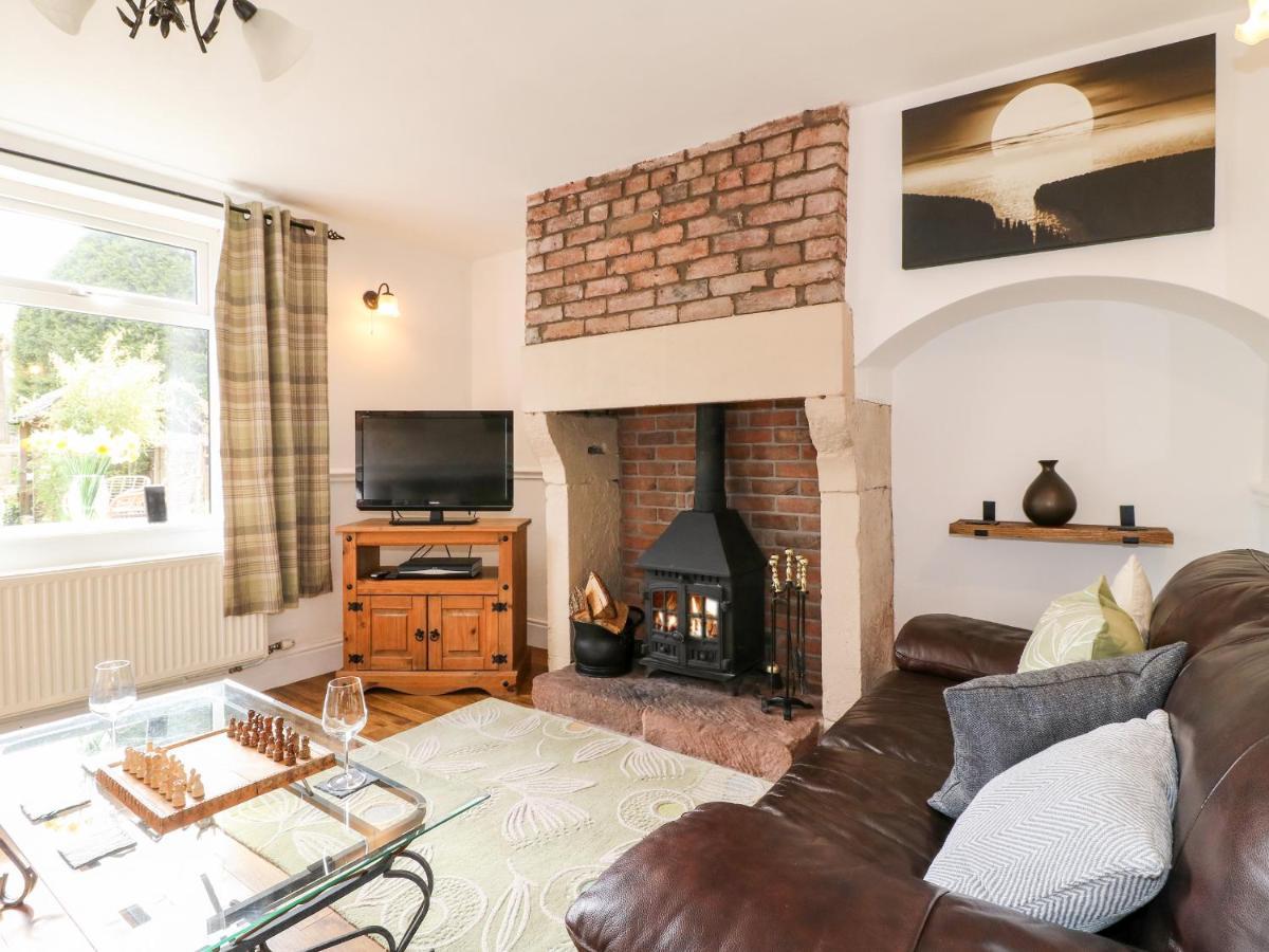 13 The Square Villa Oakamoor Екстериор снимка
