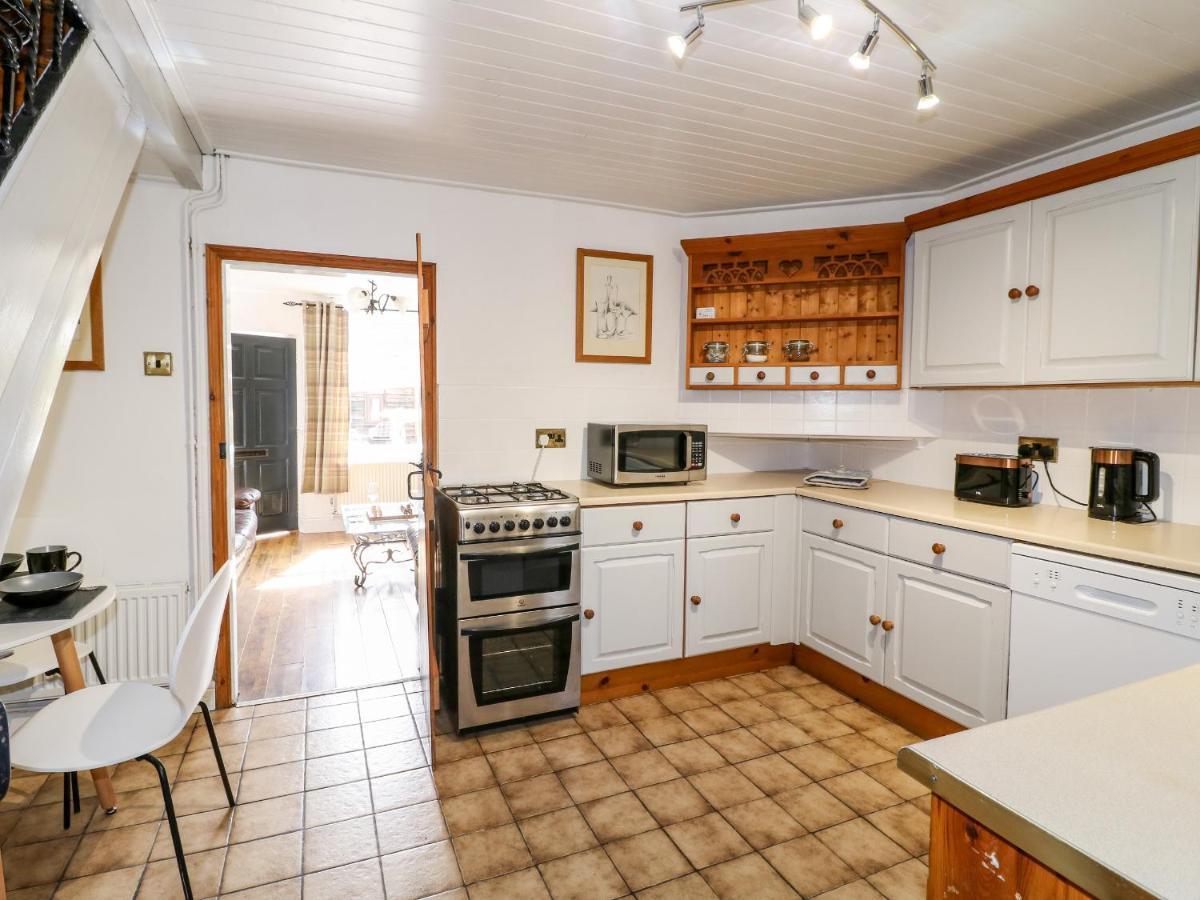 13 The Square Villa Oakamoor Екстериор снимка