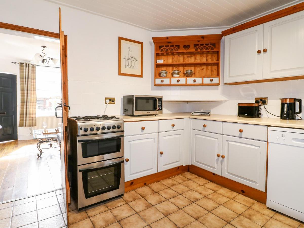 13 The Square Villa Oakamoor Екстериор снимка